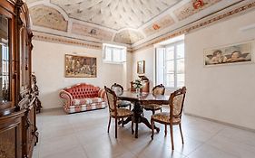 EXLUSIVE DOLCEVITA PALAZZO PICALFIERi